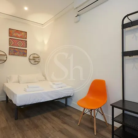 Comodo En Poble Sec Apartment *